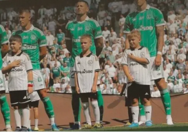 Legia 主场赛前仪式